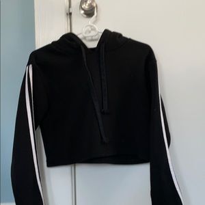 Black striped cropped sweatshirt !!